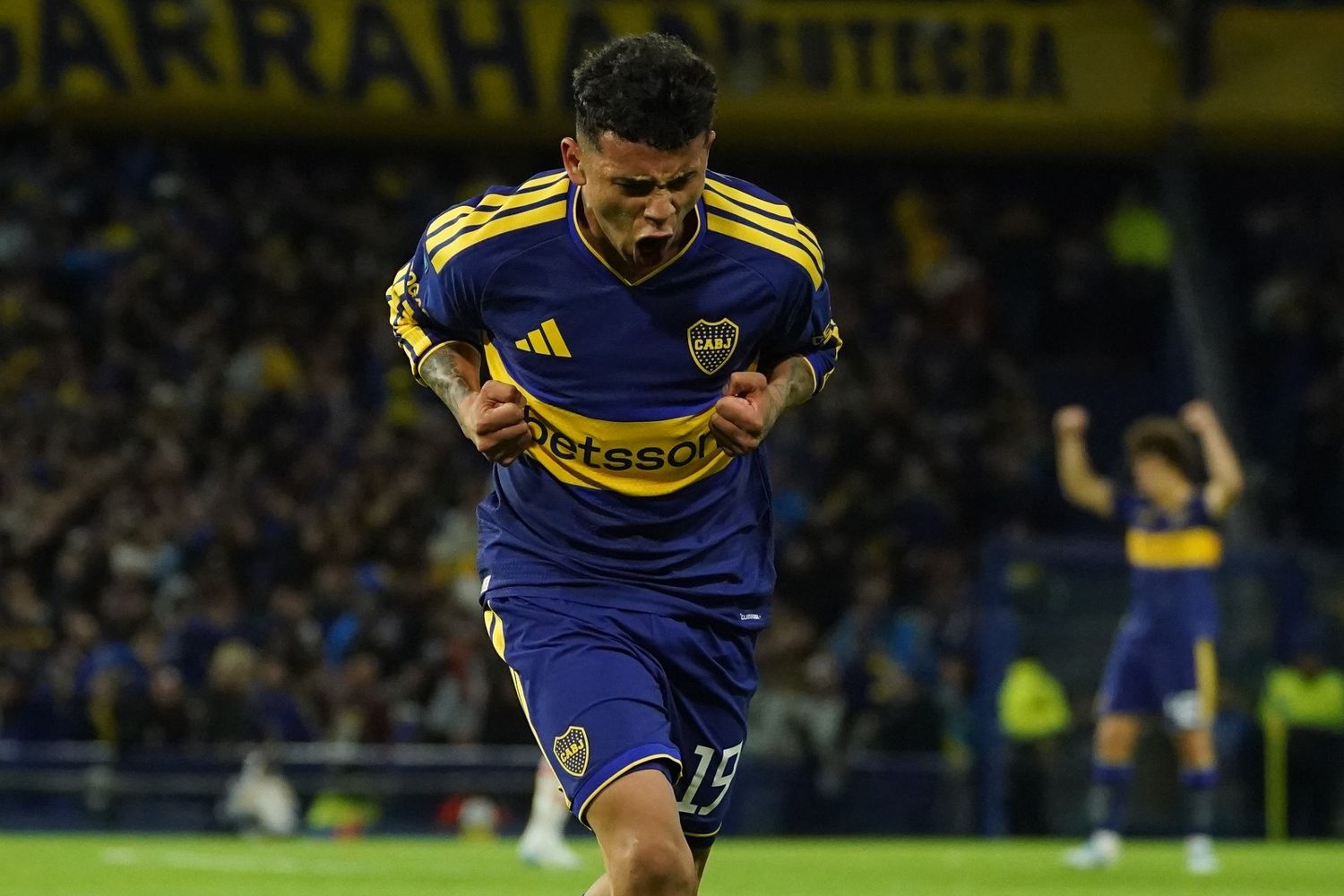 Dos anotaciones de Leonel Flores, el segundo un golazo, sin escalas de la Selección a Boca para un 3-0 en la Bombonera.