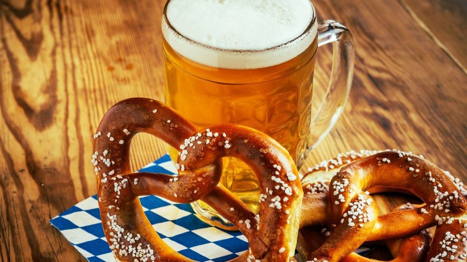 Oktoberfest 2026: así nació el pretzel, el pan que es símbolo de la celebración de octubre y de la cultura alemana