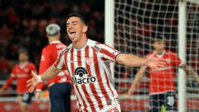 A lo Cerato... El lateral De la Fuente lo reemplazó y puso el 2 a 1 de Instituto, que precipitó la goleada sobre Independie