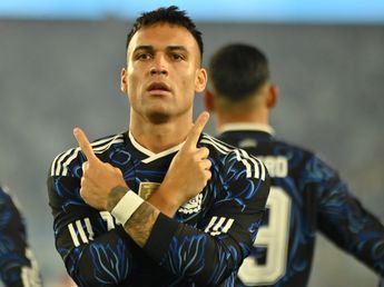 El podio al que subió Lautaro Martínez en la Selección Argentina por convertir ante Burkina Faso