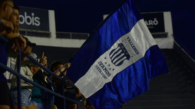 Los hinchas de Talleres alentaron a su equipo en el banderazo en la Boutique, y este domingo colmarán el Kempes.
