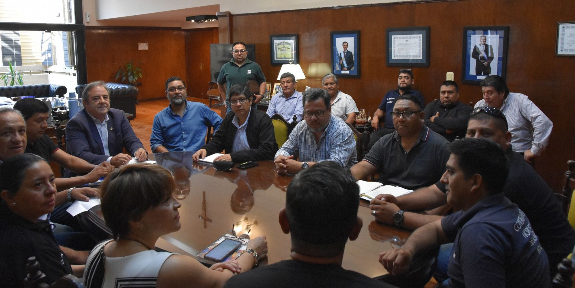 En la la reunión en la Legislatura la dirigencia sindical reconoció el compromiso del Gobierno de coordinar acciones con los ministerios para brindar respuestas concretas.