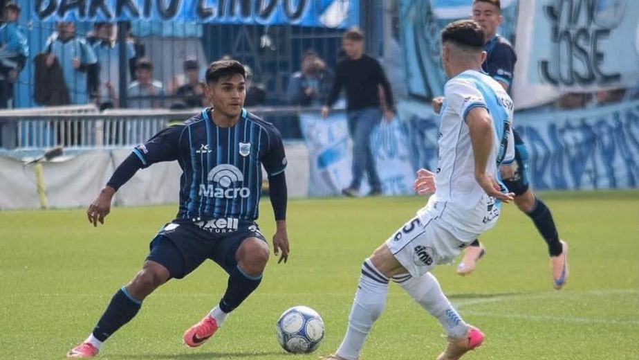 Cometiendo errores defensivos, el "Lobo" jujeño se aleja de la cima: perdió con Temperley