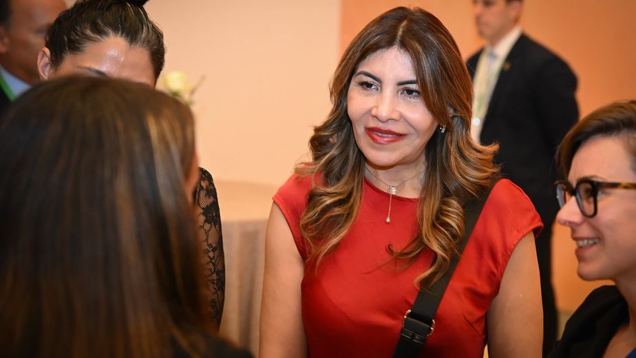 Una senadora tucumana con el Rey de España