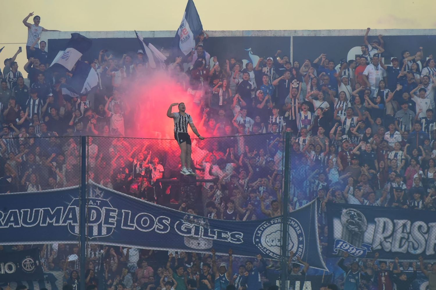 Banderazo de Talleres.