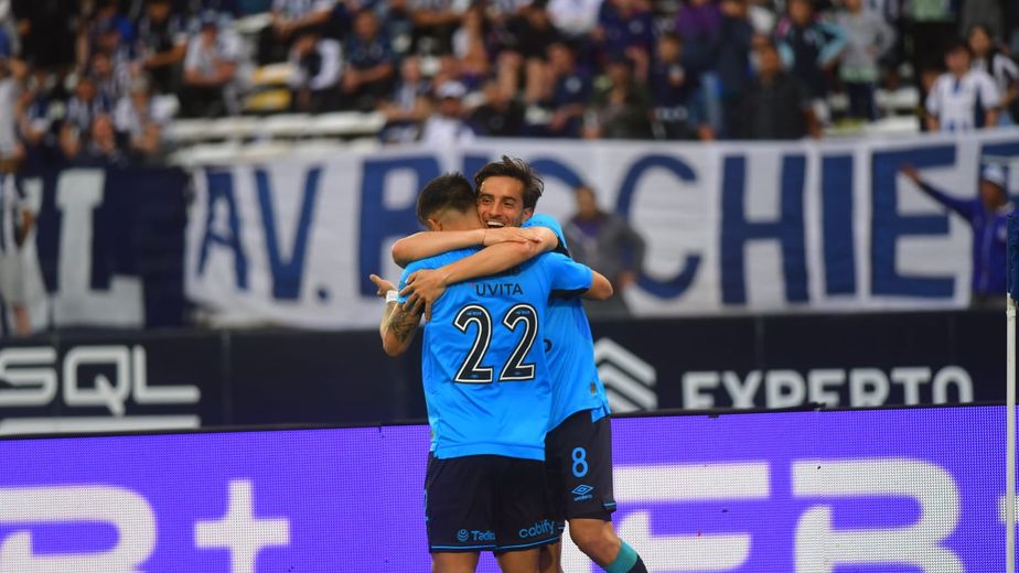 Belgrano acertó en una contra letal, derrotó a Talleres y enmudeció al Kempes otra vez