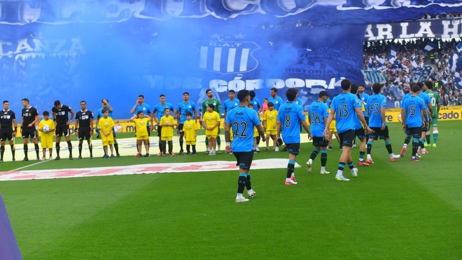 El espectacular recibimiento de los hinchas de Talleres en el clásico ante Belgrano en el Kempes