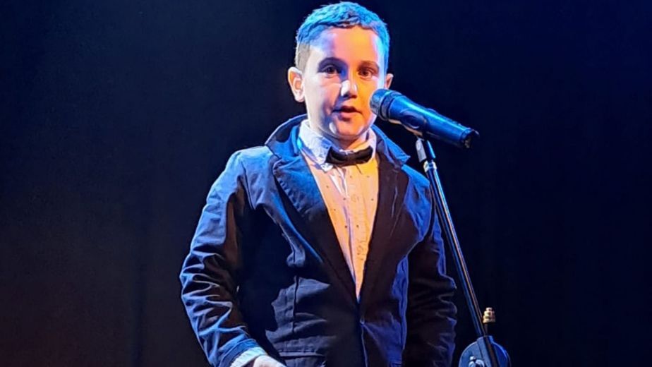 Raphauel, el niño de 10 años de Olivos que canta a Raphael y sueña con conocer a su ídolo