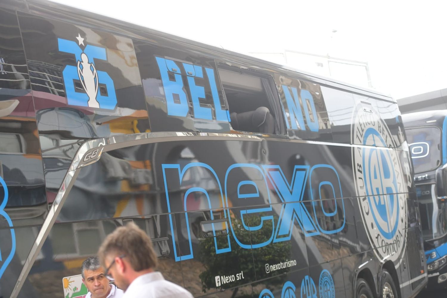 El colectivo de Belgrano fue apedreado antes del ingreso al estadio Kempes para el clásico ante Talleres