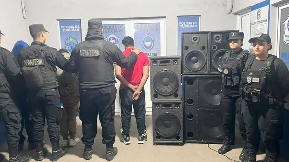Fin de la fiesta en Los Vallistos: dos hombres y seis parlantes a la comisaría