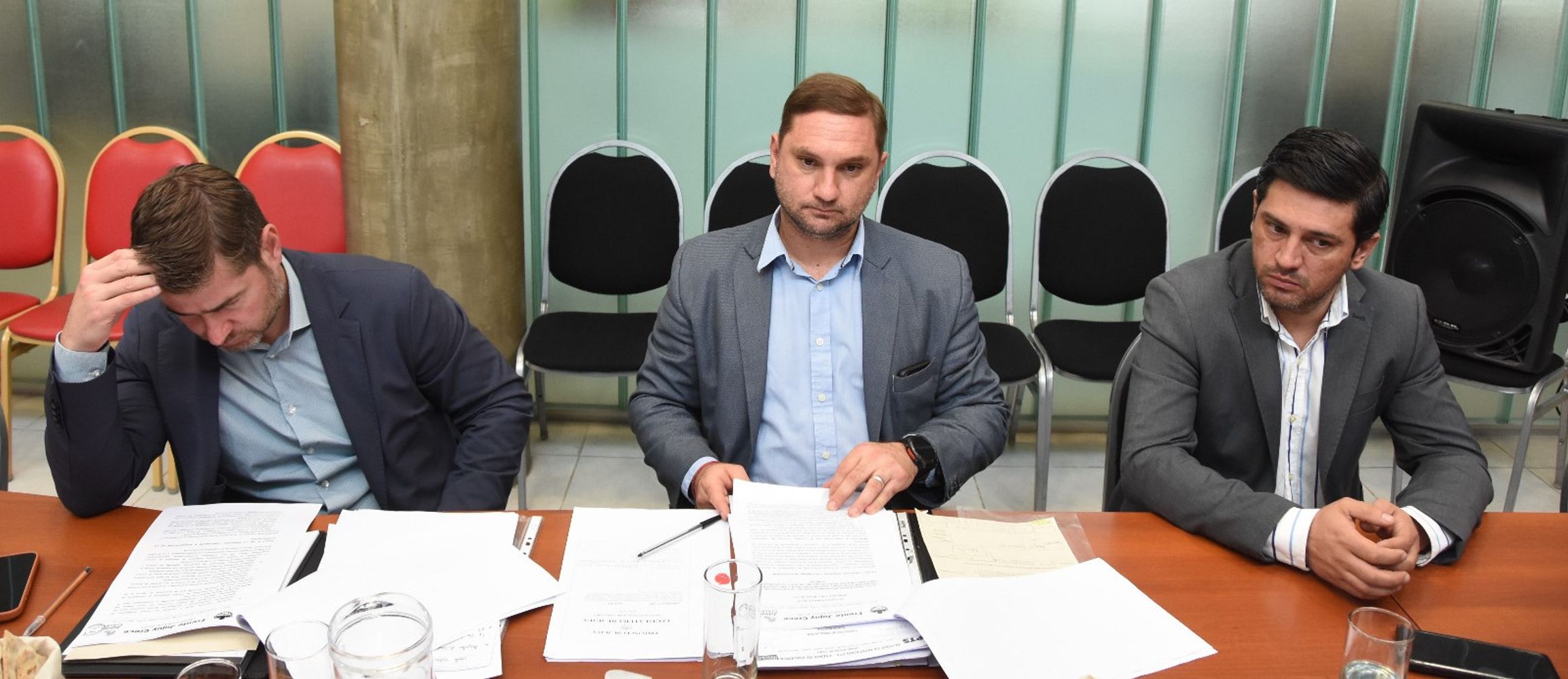Presidida por el diputado Matías Paternó (al centro), la comisión de Derechos Humanos analizó una iniciativa para la creación de un programa provincial de capacitación sobre trata de personas.