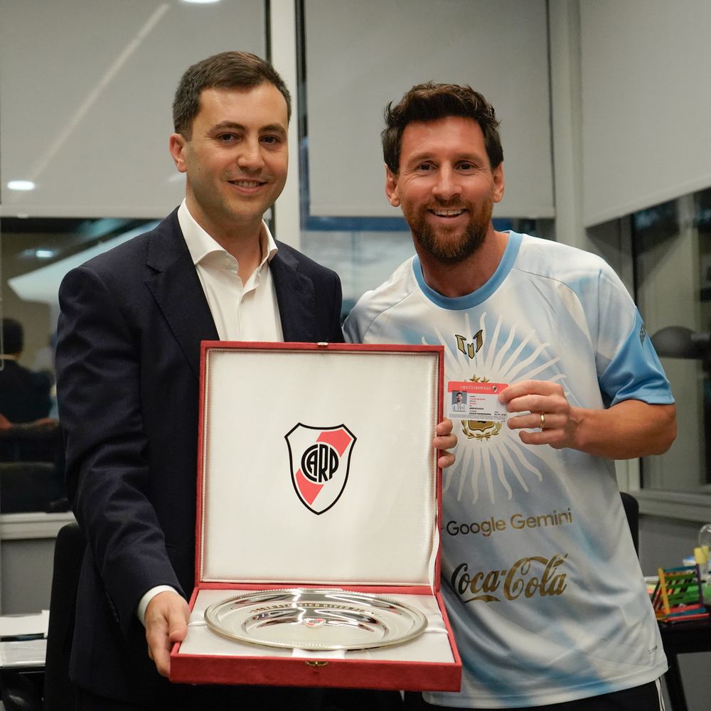 Stefano Di Carlo con Lionel Messi.