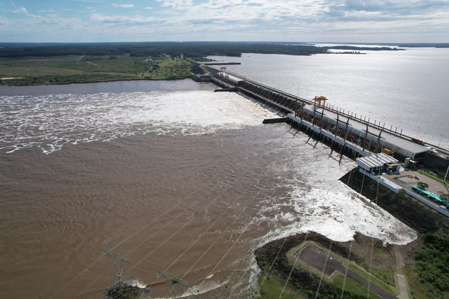El río Uruguay mantiene una tendencia ascendente y podría superar los niveles de alerta.