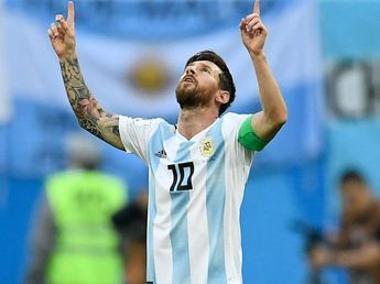 Por qué Messi mira al cielo cuando hace un gol: la historia comenzó cuando tenía 4 años en Rosario