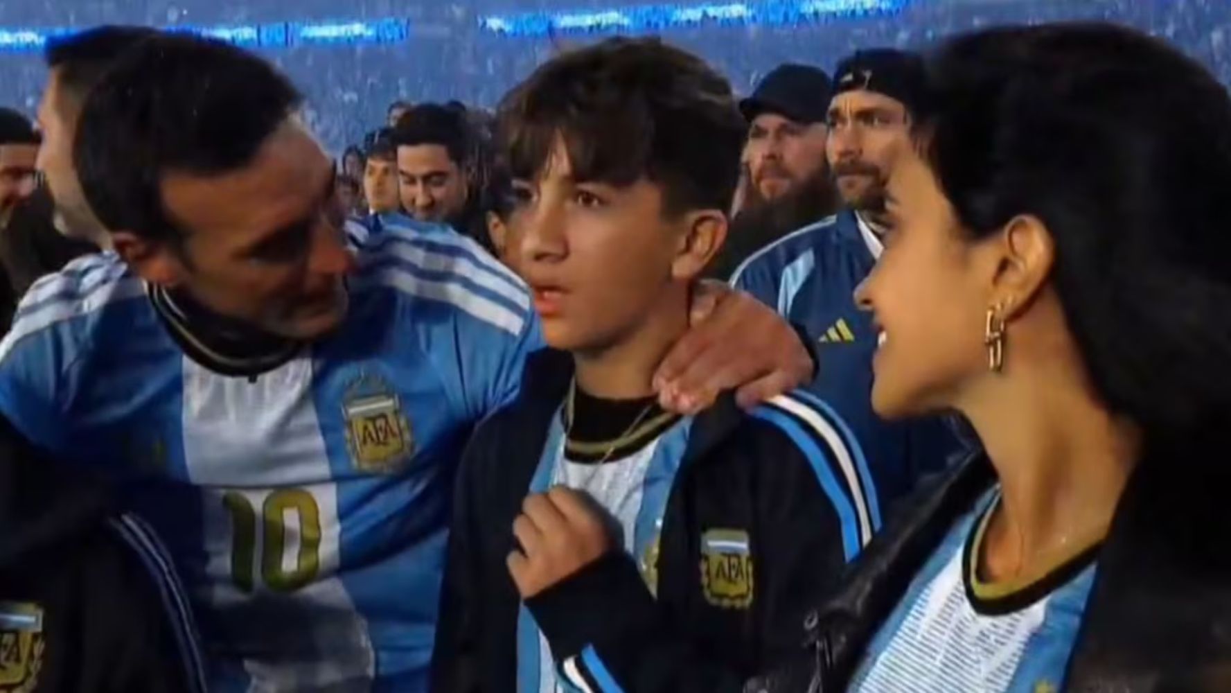 Qué le dijo Scaloni a Thiago Messi durante la despedida de su papá
