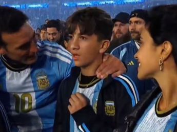 Qué le dijo Scaloni a Thiago Messi durante la despedida de su papá: el video que se hizo viral