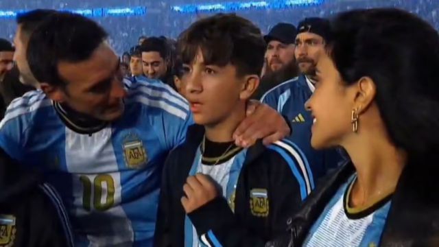 Qué le dijo Scaloni a Thiago Messi durante la despedida de su papá