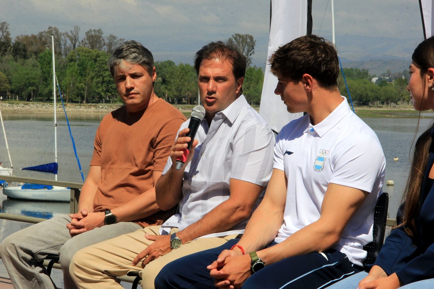 El presidente del Club Náutico, Julián Dadone, uno de los protagonistas del Gran Prix Argentino de Windsurf en el lago San Roque.