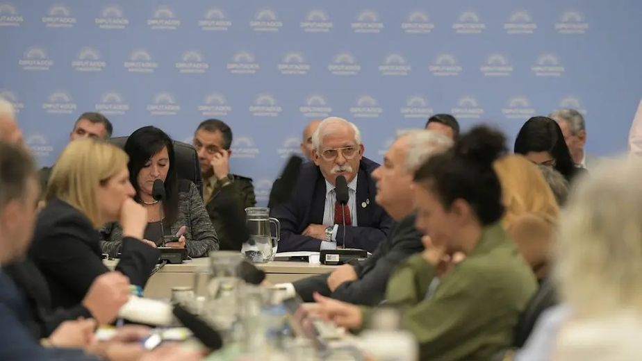El kirchnerismo reclamó dividir en partes la “Ley Malvinas” para evitar un “caballo de Troya”