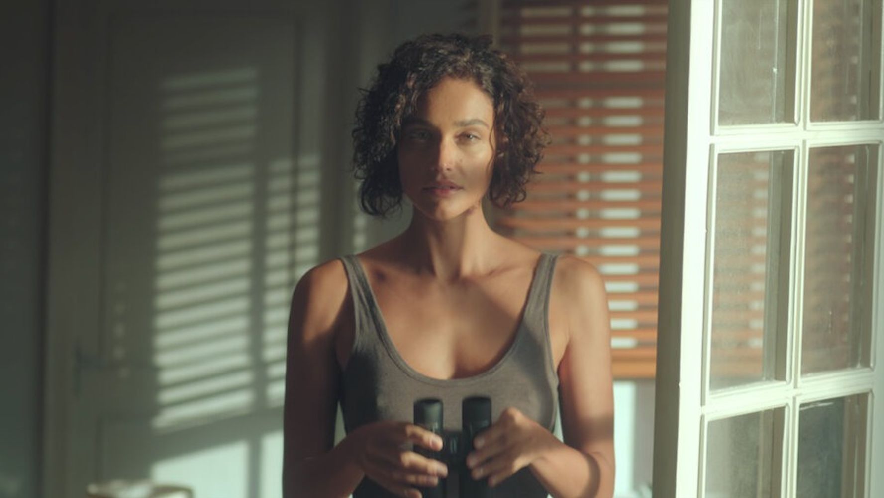 Débora Nascimento interpreta a Miranda, la protagonista de la serie brasileña.