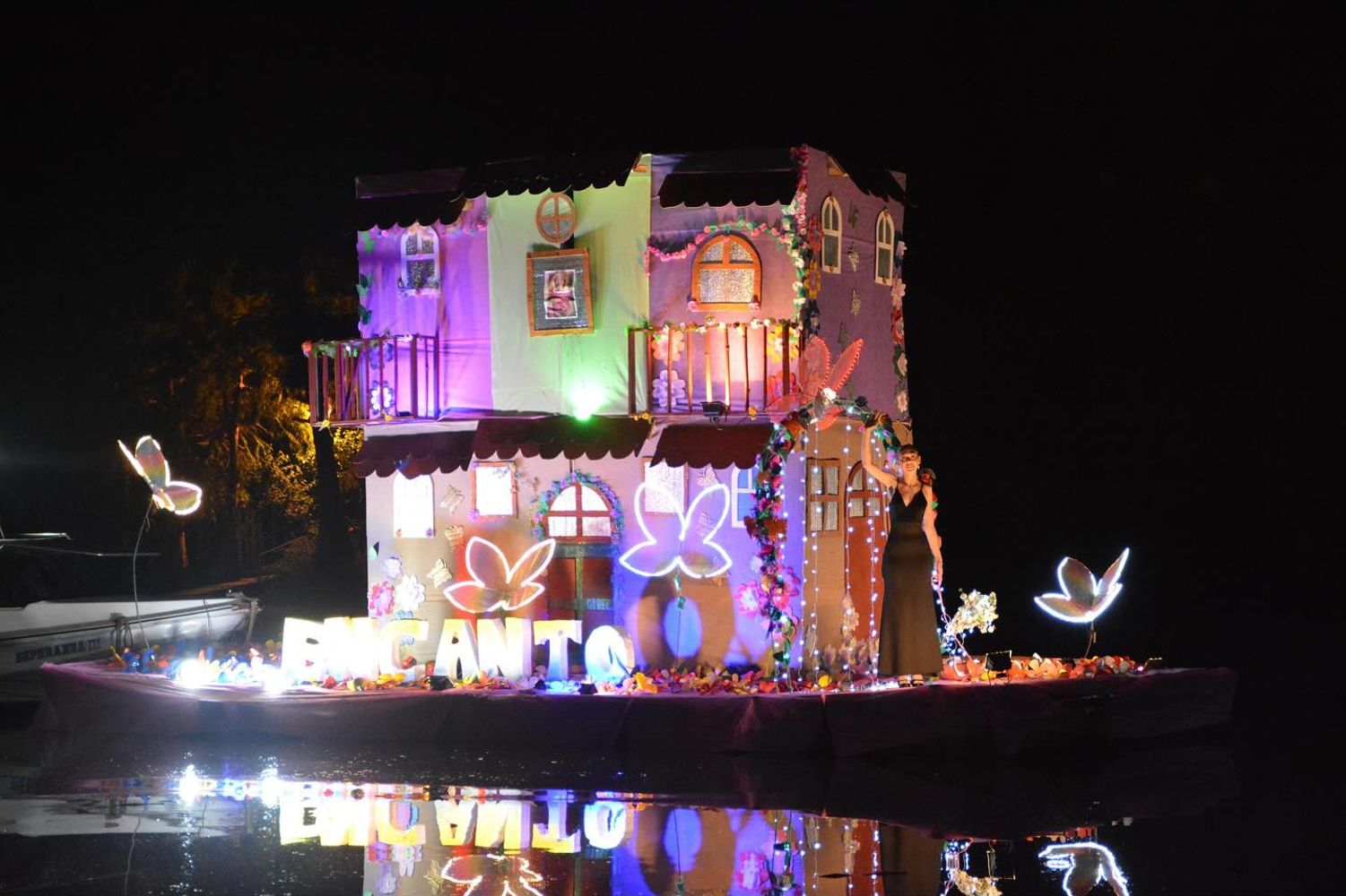Fiesta Provincial de Carrozas Náuticas en Villa Paranacito