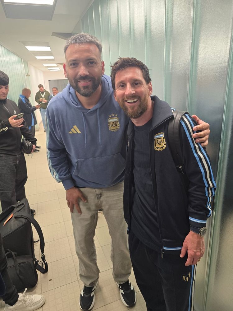 Grupo Cali y la foto con Lionel Messi tras la suspensión del show