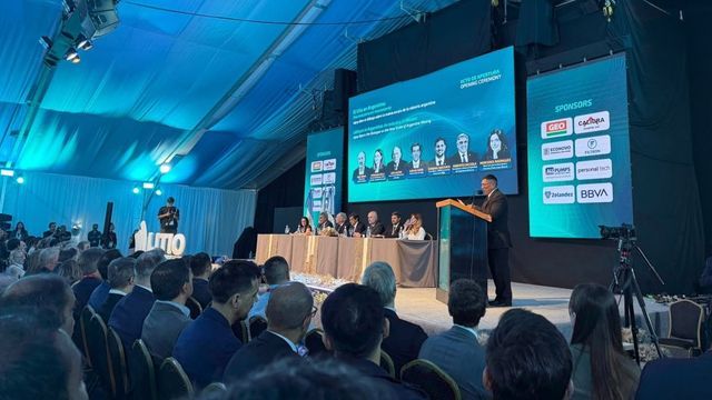 El gobernador Carlos Sadir presidió la apertura del 15° Seminario Internacional “Litio en Sudamérica” que se realiza en Jujuy este miércoles y jueves.