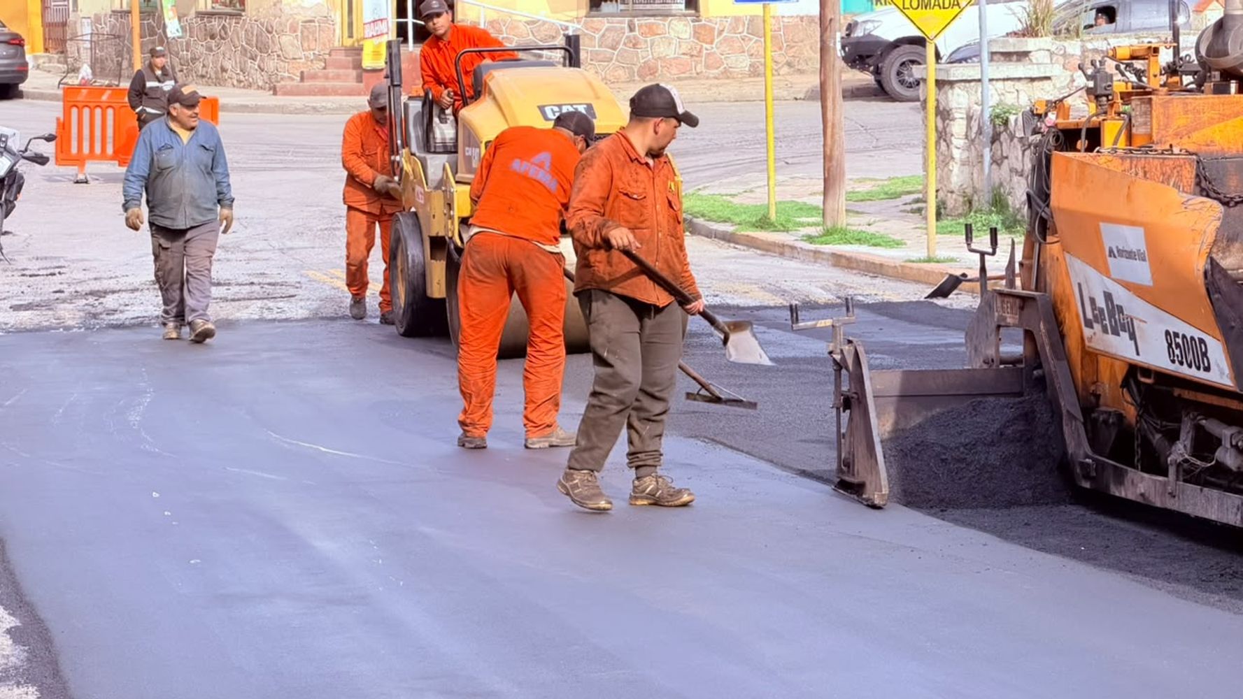 Avanzan las obras de repavimentación sobre calle José Hernández.