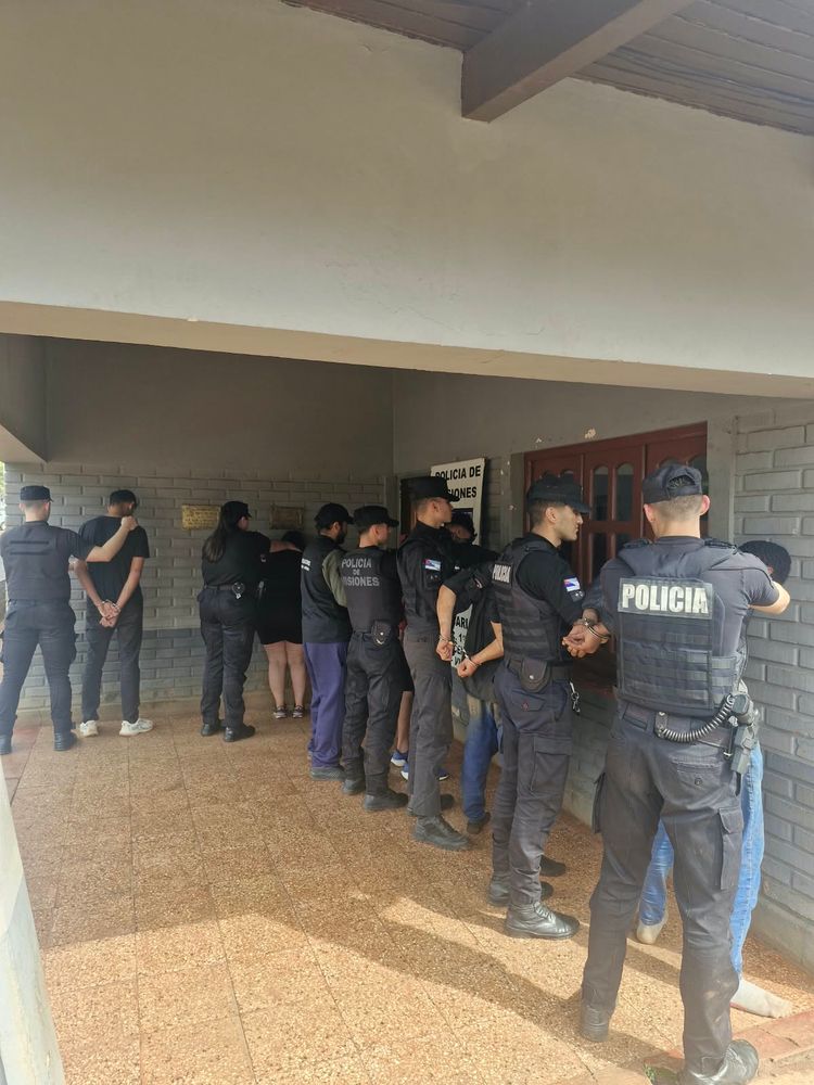 San Vicente: reconstruyeron el crimen con cámaras y detuvieron a cinco personas.