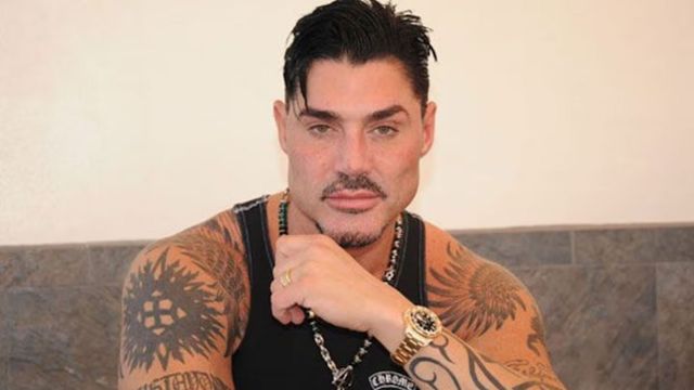 Una foto de la tumba de Ricardo Fort dejó al descubierto un dato inesperado
