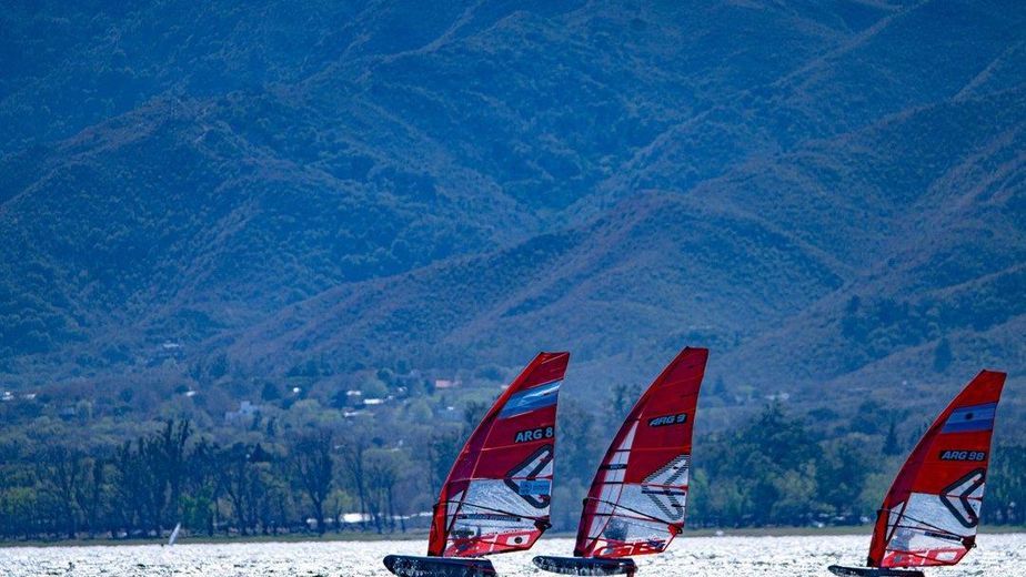 Carlos Paz tendrá un campeonato argentino de windsurf este fin de semana con entrada gratuita
