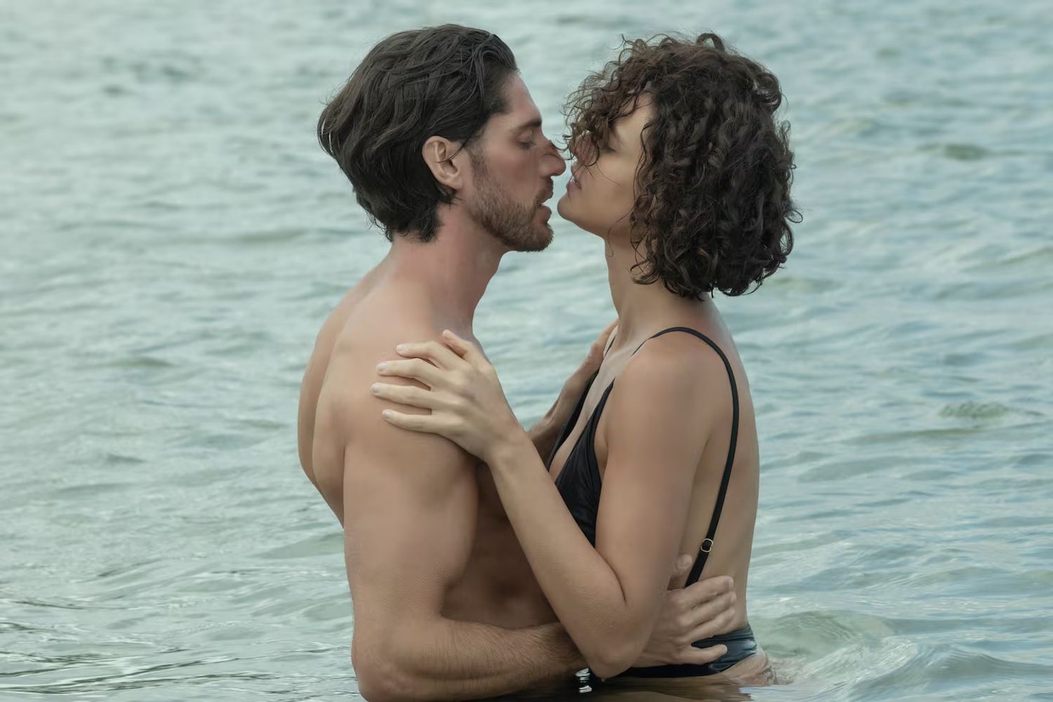 La primera temporada de “Mirada indiscreta” cuenta con 10 episodios.