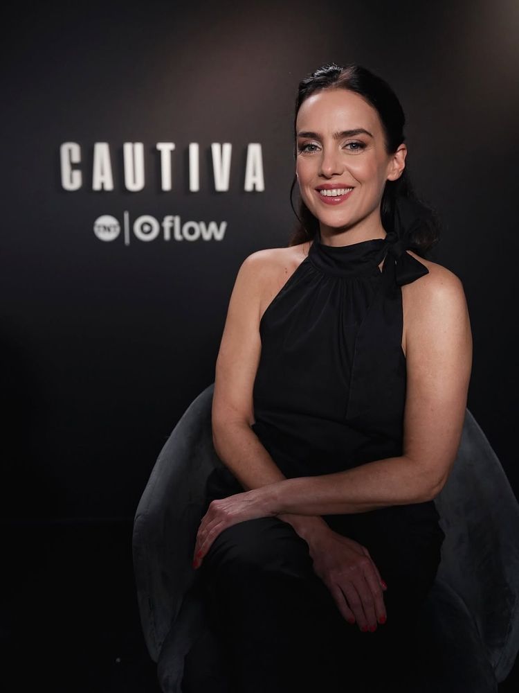 Jazmín Stuart construyó una extensa carrera en la televisión, el cine y el teatro argentino.