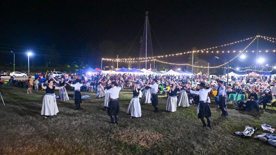 El verano empieza a asomar en Pueblo Belgrano con una fiesta llena de música y sabores