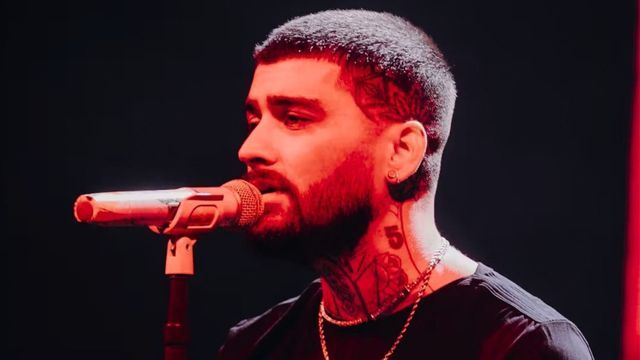 Un gesto del cantante durante el recital desató distintas interpretaciones entre sus seguidores.