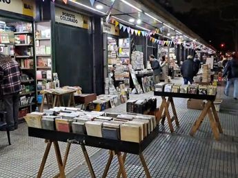 Realizarán un remate literario en una emblemática feria de Buenos Aires: cuándo y dónde será