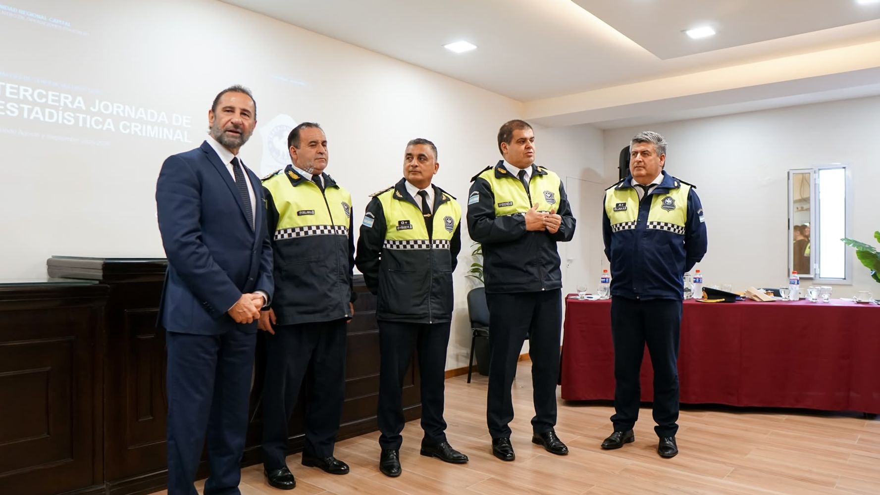 El jefe de Policía, Joaquín Girvau, y el subjefe, Roque Yñigo, participaron del encuentro de trabajo.