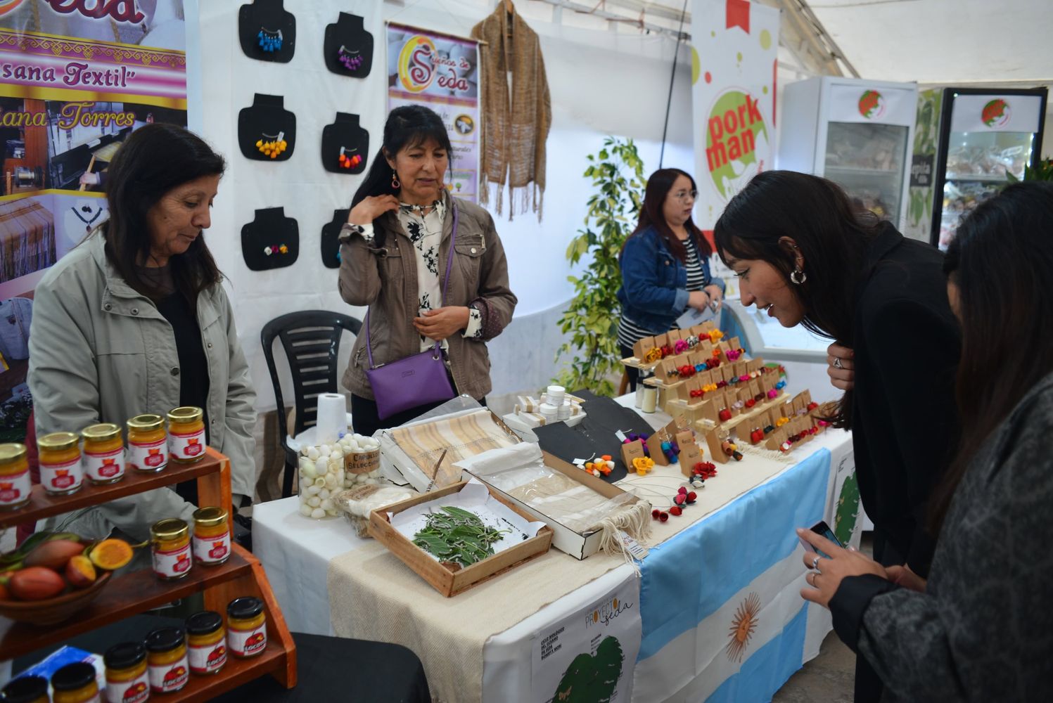 La 17.ª edición de ExpoJuy vuelve a reunir este año en un mismo espacio de exhibición a empresas, emprendimientos y artesanos, para mostrar el potencial de Jujuy en toda su envergadura.