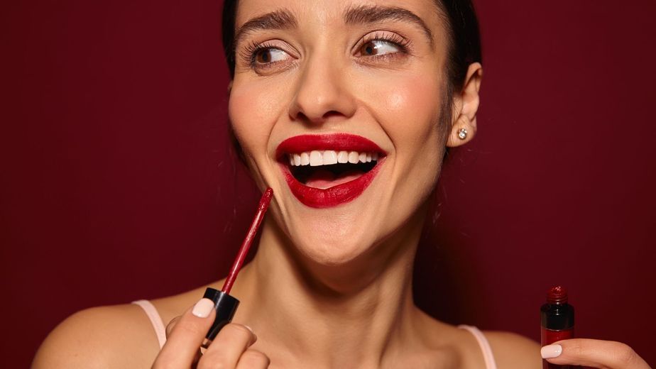 Qué son los "Labios mordidos": la nueva tendencia de belleza europea que podría llegar a la Argentina
