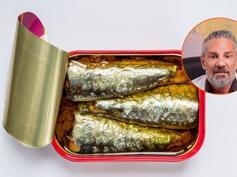 David Céspedes, médico experto en longevidad: "Las sardinas aportan proteína de alta calidad, omega-3, calcio y creatina. Podrías comerlas durante un mes y estar perfectamente nutrido"