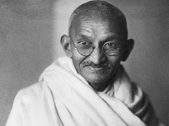 La noble lección de Mahatma Gandhi, pacifista, sobre la generosidad: "Dar agua a cambio de agua no es nada; la verdadera grandeza consiste en devolver el bien por el mal"