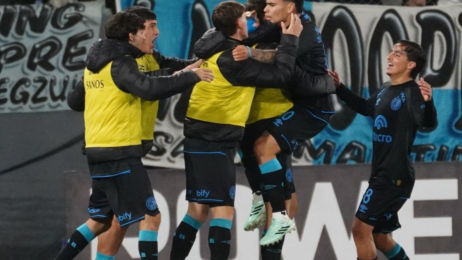 El capitán Lucas Zelarayán abrió la cuenta para Belgrano en el Cilindro de Avellaneda.