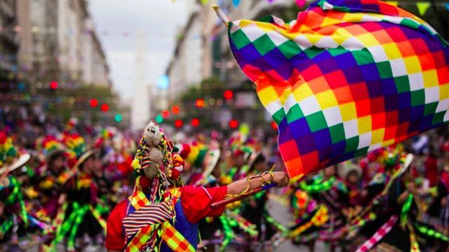 Día del respeto a la diversidad cultural | La polémica reflexión de Juan Miguel Zunzunegui, escritor mexicano: "A Colón le critican jóvenes blancos y de clase media que no existirían sin Cortés ni Colón"