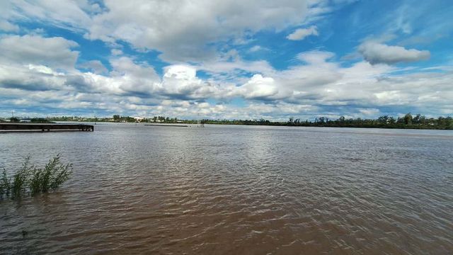 Crecida del río Uruguay en Concordia: siete familias evacuadas y el nivel se mantiene estable.