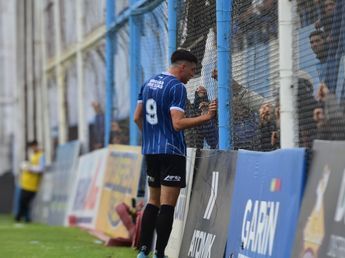 Racing: la sorpresiva reacción de los hinchas, y el cántico de Manuel Pérez contra los barras