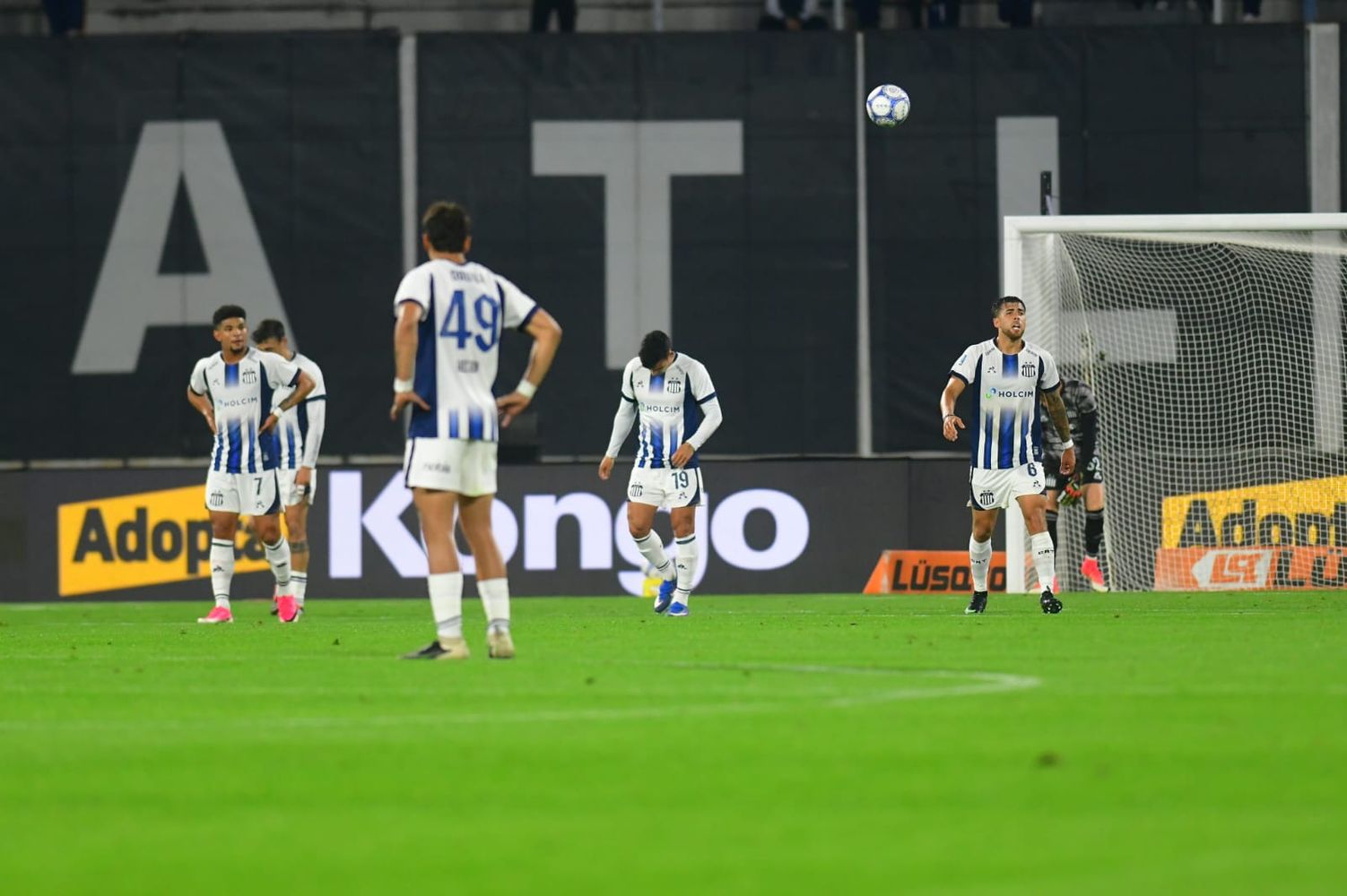 Talleres no le encuentra la vuelta. Y al final casi se queda sin nada, como contra Belgrano.