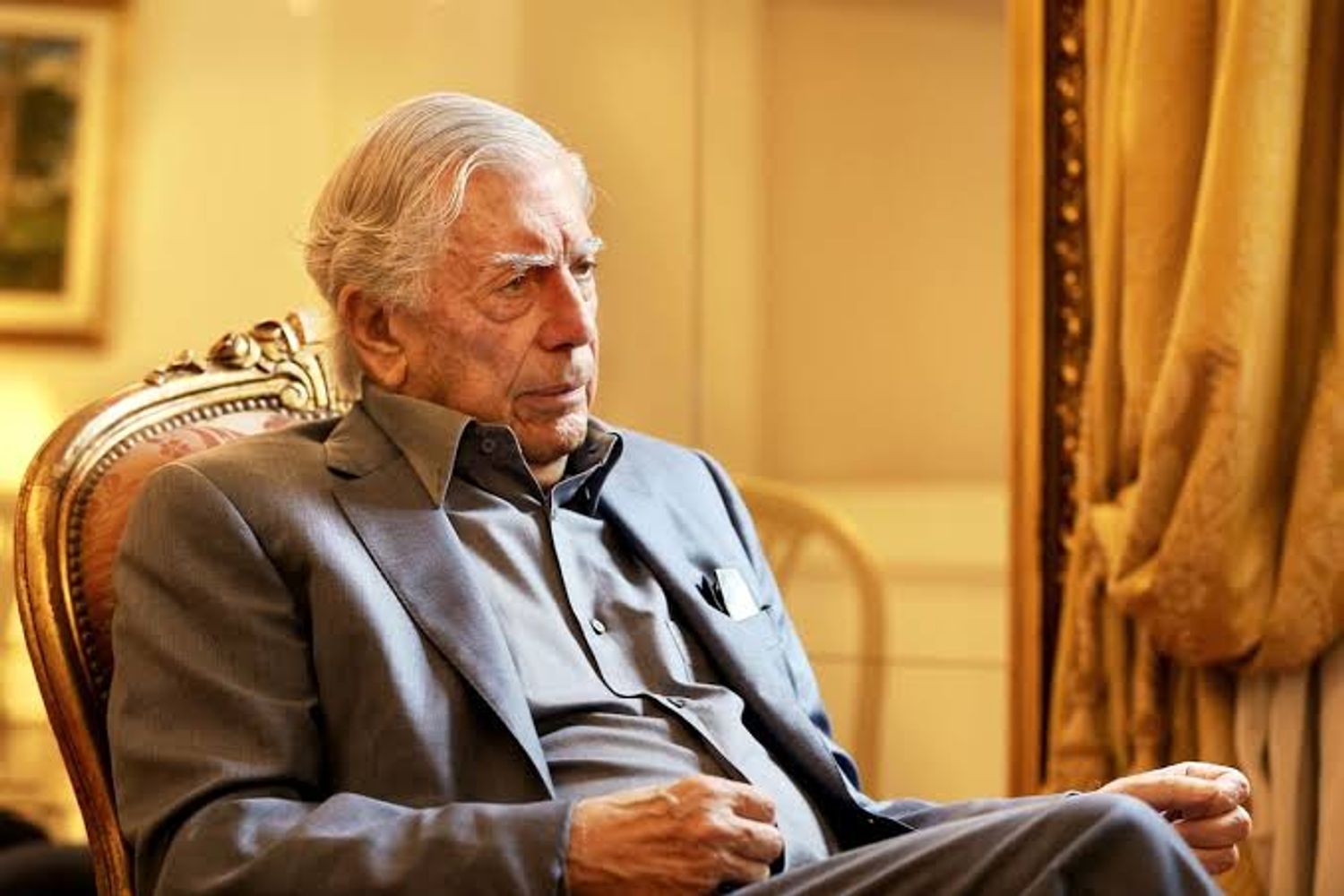 La emotiva reflexión de Mario Vargas Llosa, escritor: "Cuando la realidad se vuelve irresistible, la ficción es un refugio. Refugio de tristes, nostálgicos y soñadores"