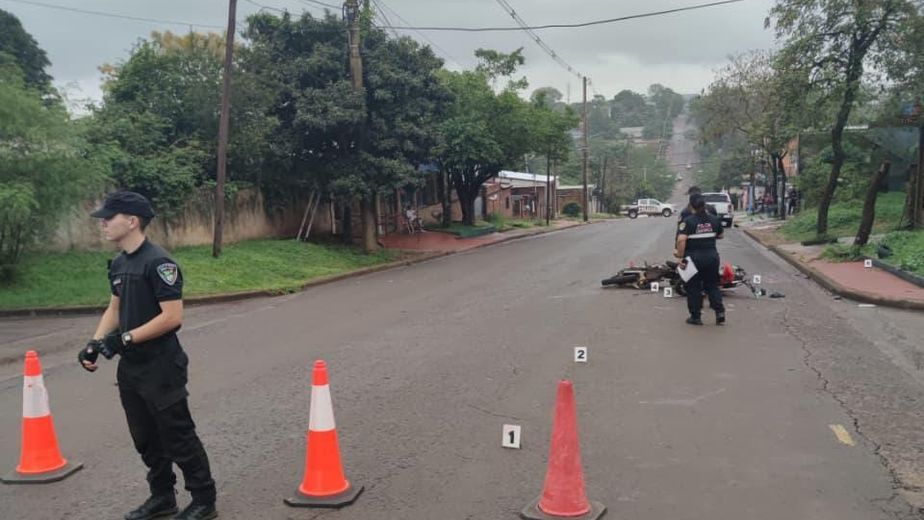 Iguazú: un motociclista murió tras colisionar con otra moto conducida por un adolescente