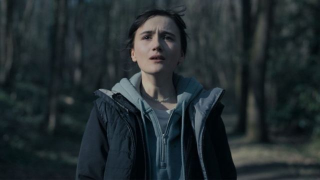 Tormenta ácida sigue a una familia que intenta escapar de una lluvia mortal.