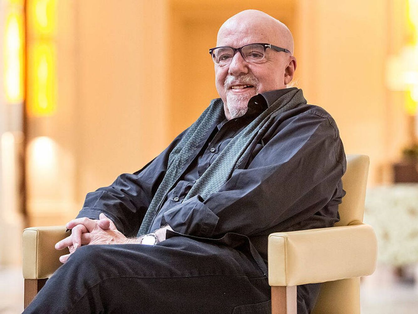La noble reflexión de Paulo Coelho, escritor, sobre la riqueza: "No midas tu riqueza por el dinero que tienes, mídela por aquellas cosas que tienes y no cambiarías por dinero"